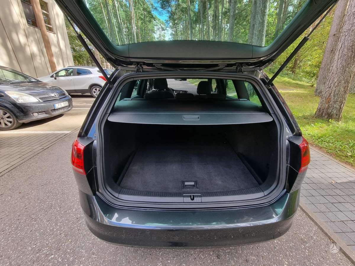 Volkswagen Golf - 10