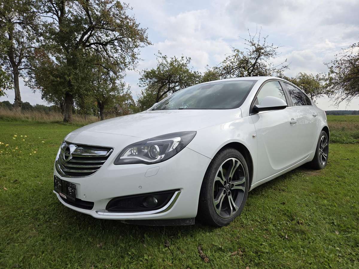 Opel Insignia - 1