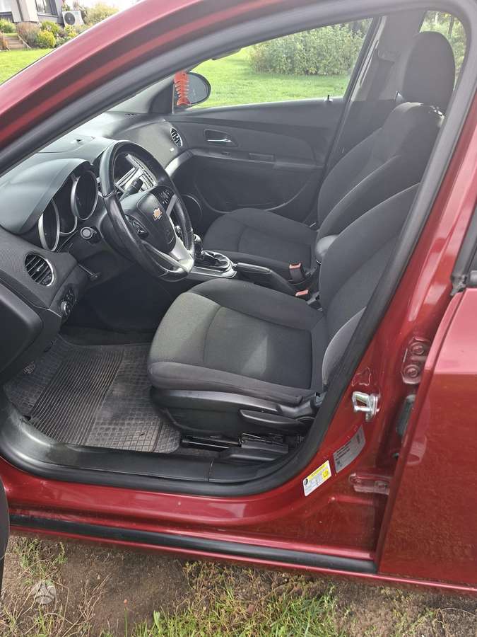 Chevrolet Cruze - 12