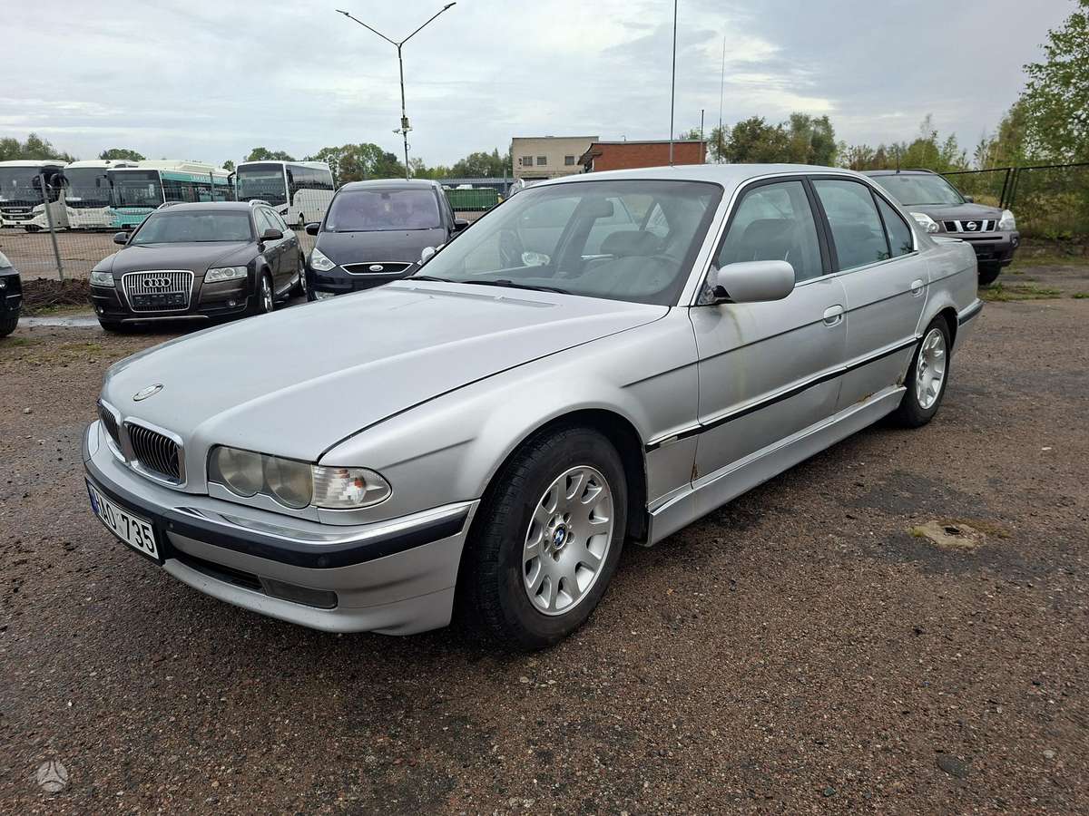 BMW 735, 3.5 l., Седан