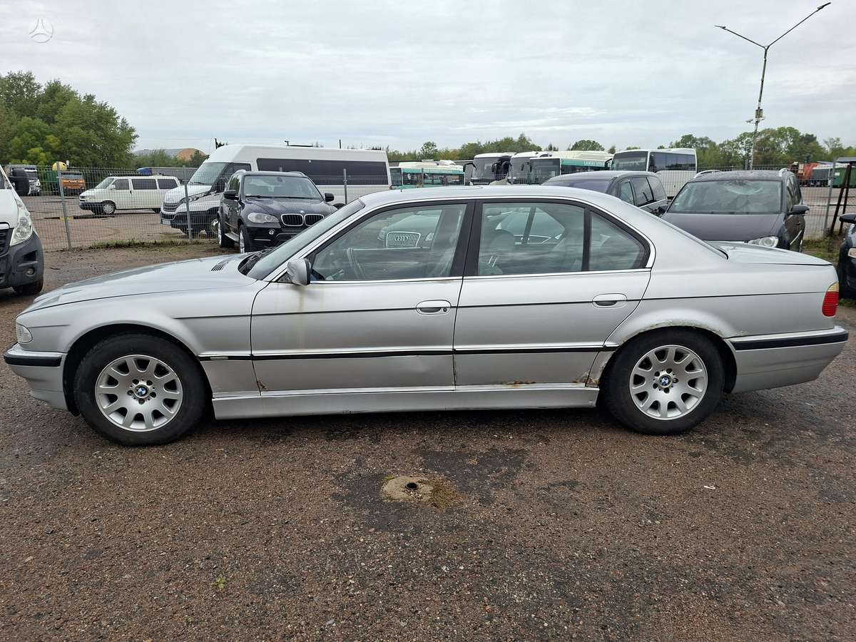 BMW 735, 3.5 l., Седан