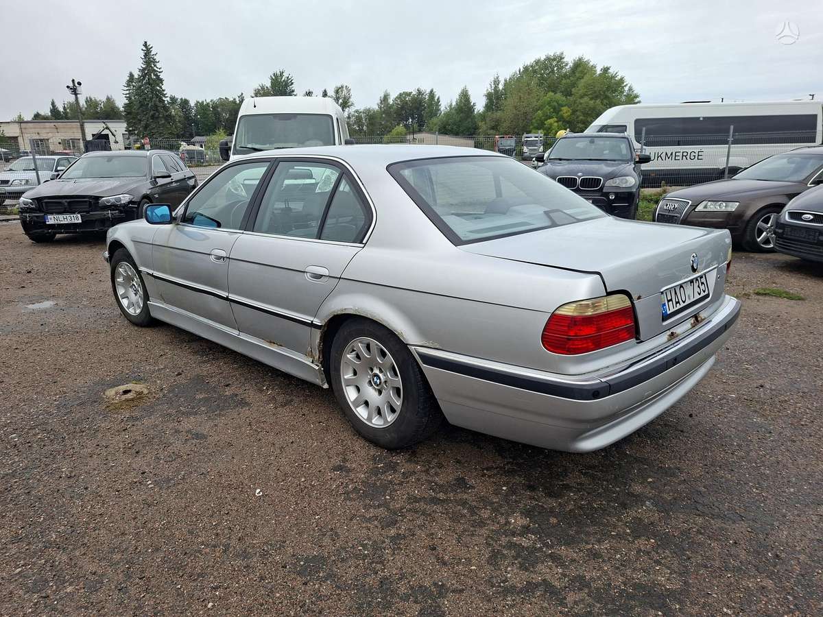 BMW 735, 3.5 l., Седан