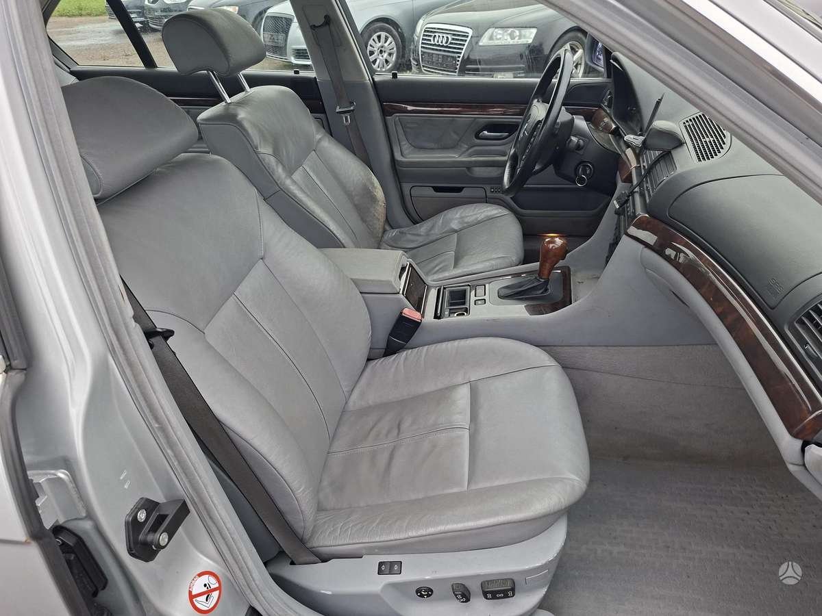 BMW 735, 3.5 l., Седан