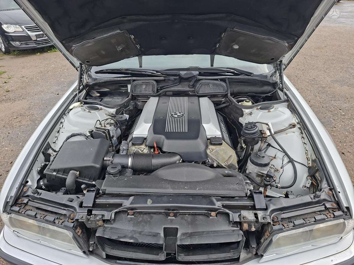 BMW 735, 3.5 l., Седан