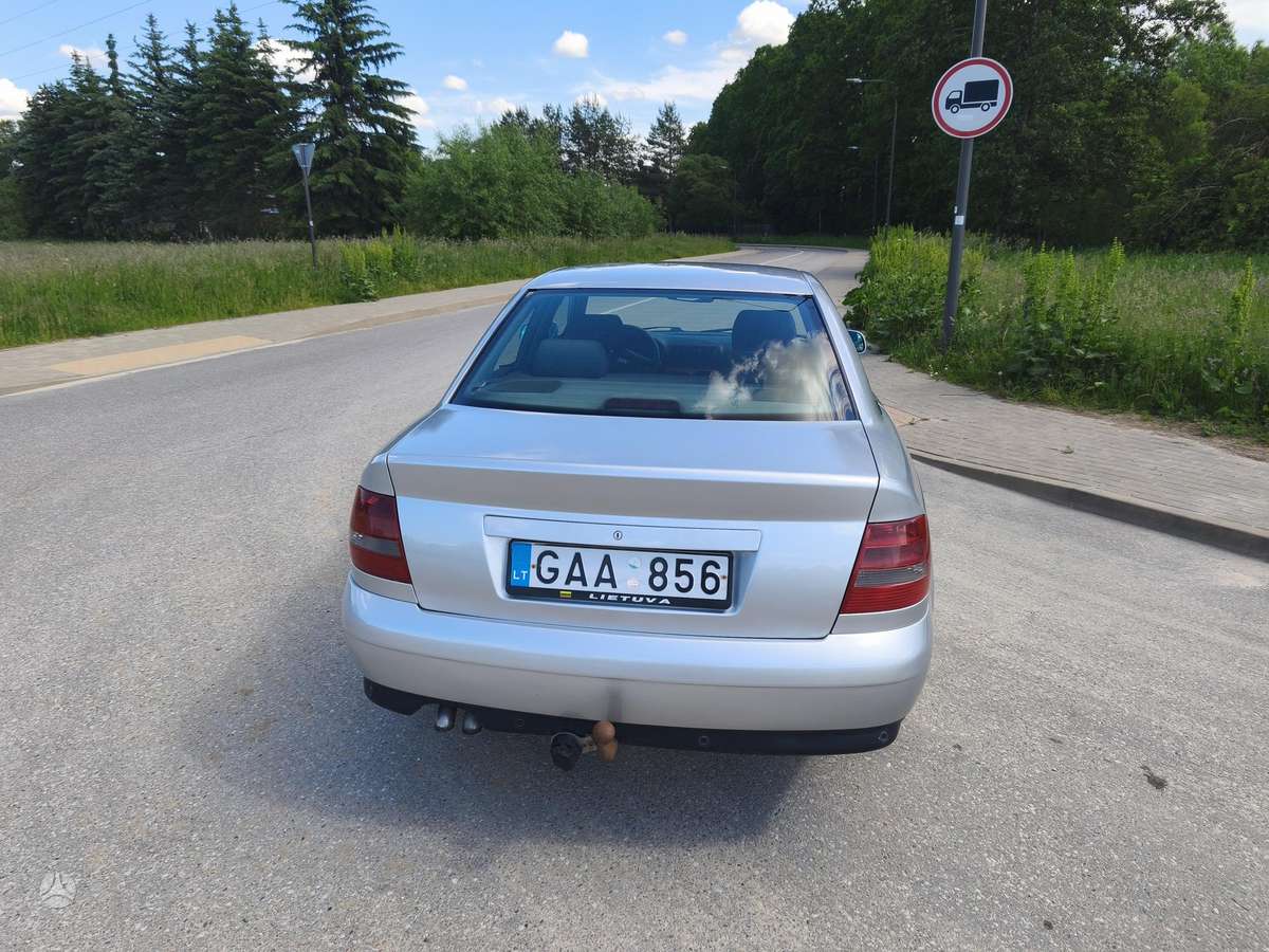 Audi A4, 1.9 l., sedanas