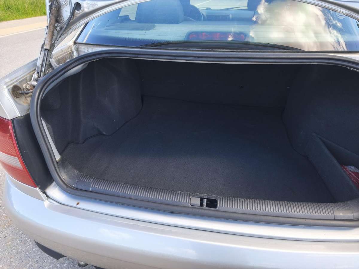 Audi A4, 1.9 l., Седан
