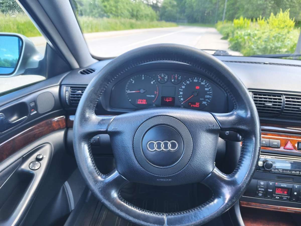 Audi A4, 1.9 l., Седан