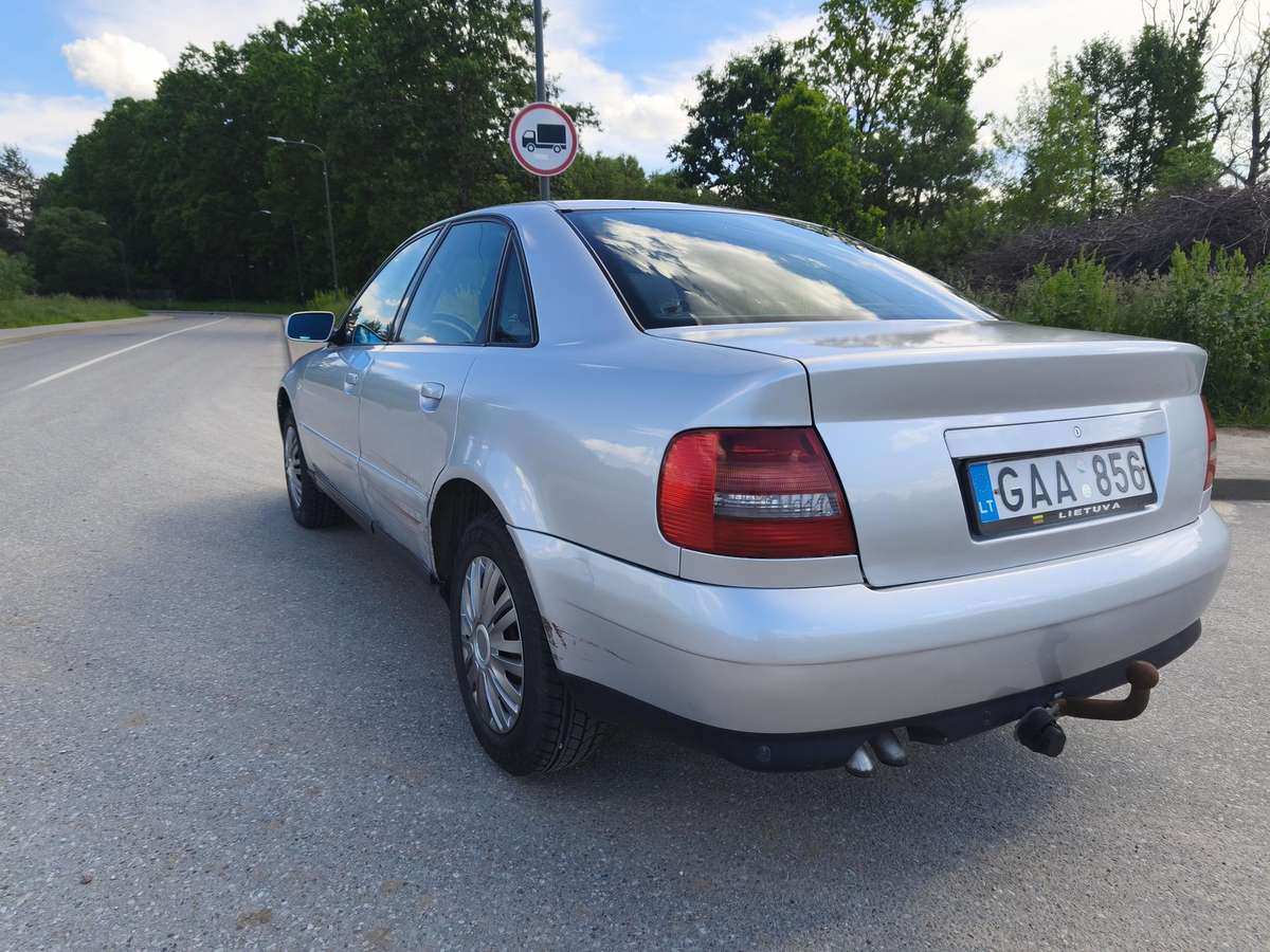 Audi A4, 1.9 l., Седан