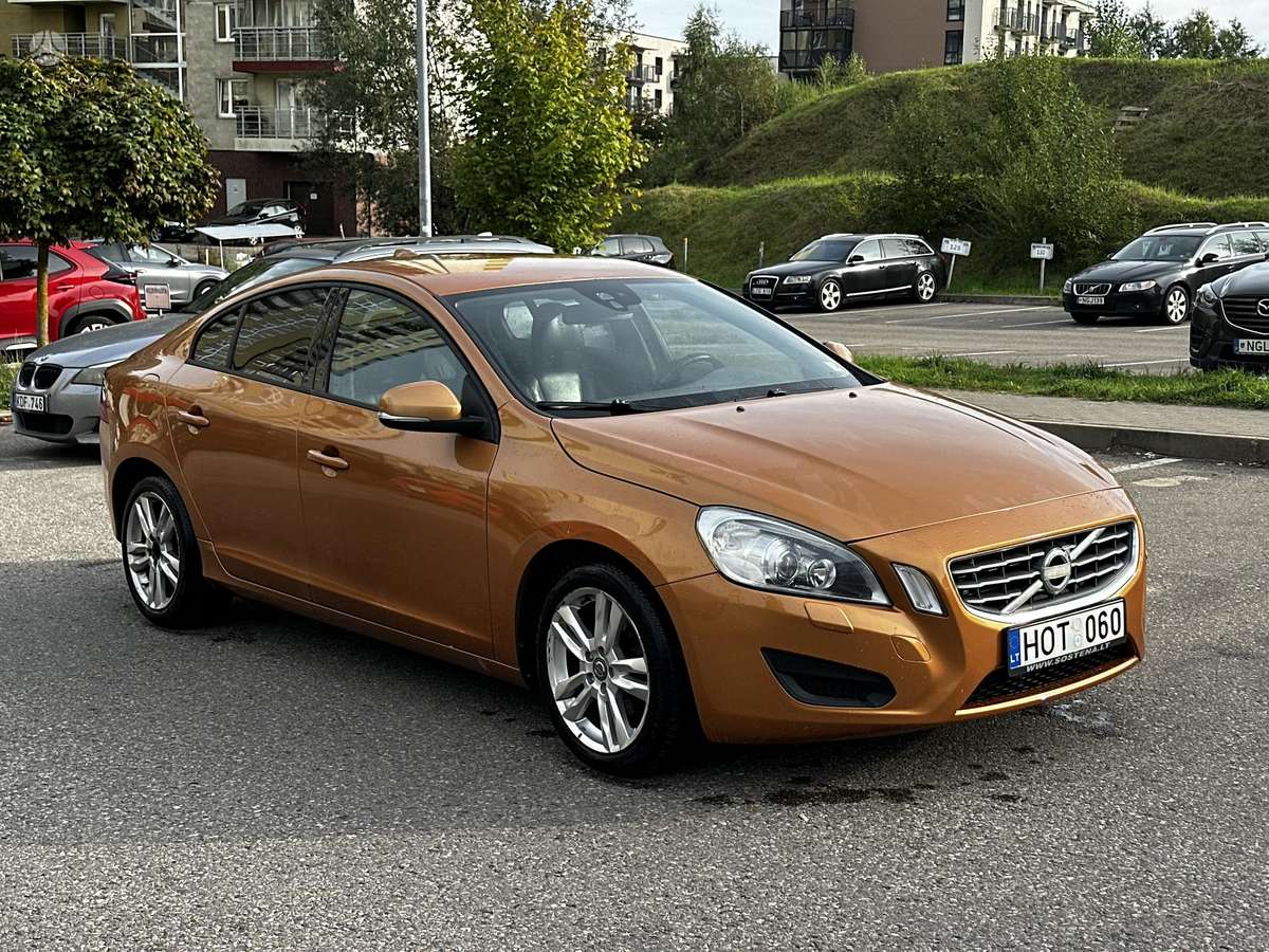 Volvo S60, 2.0 l., Седан