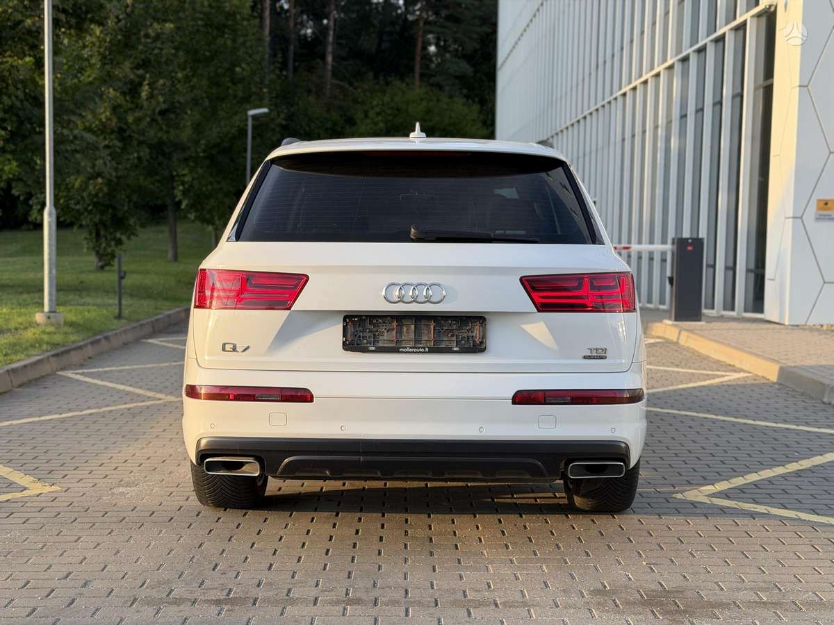Audi Q7, 3.0 l., off-road / crossover