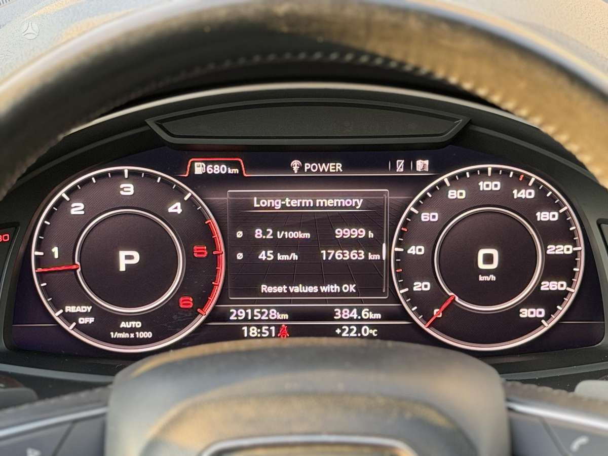 Audi Q7, 3.0 l., off-road / crossover