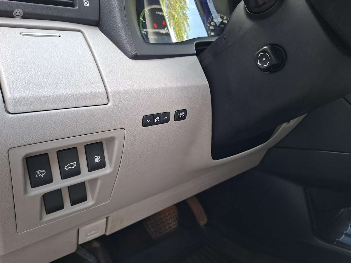 Lexus RX 450h - 12