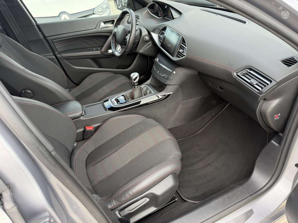 Peugeot 308, 1.2 l., hatchback