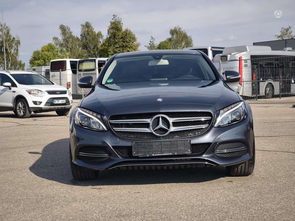 Mercedes-Benz C200 - 3