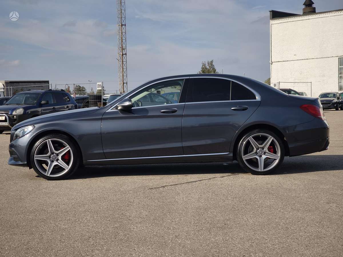 Mercedes-Benz C200 - 4
