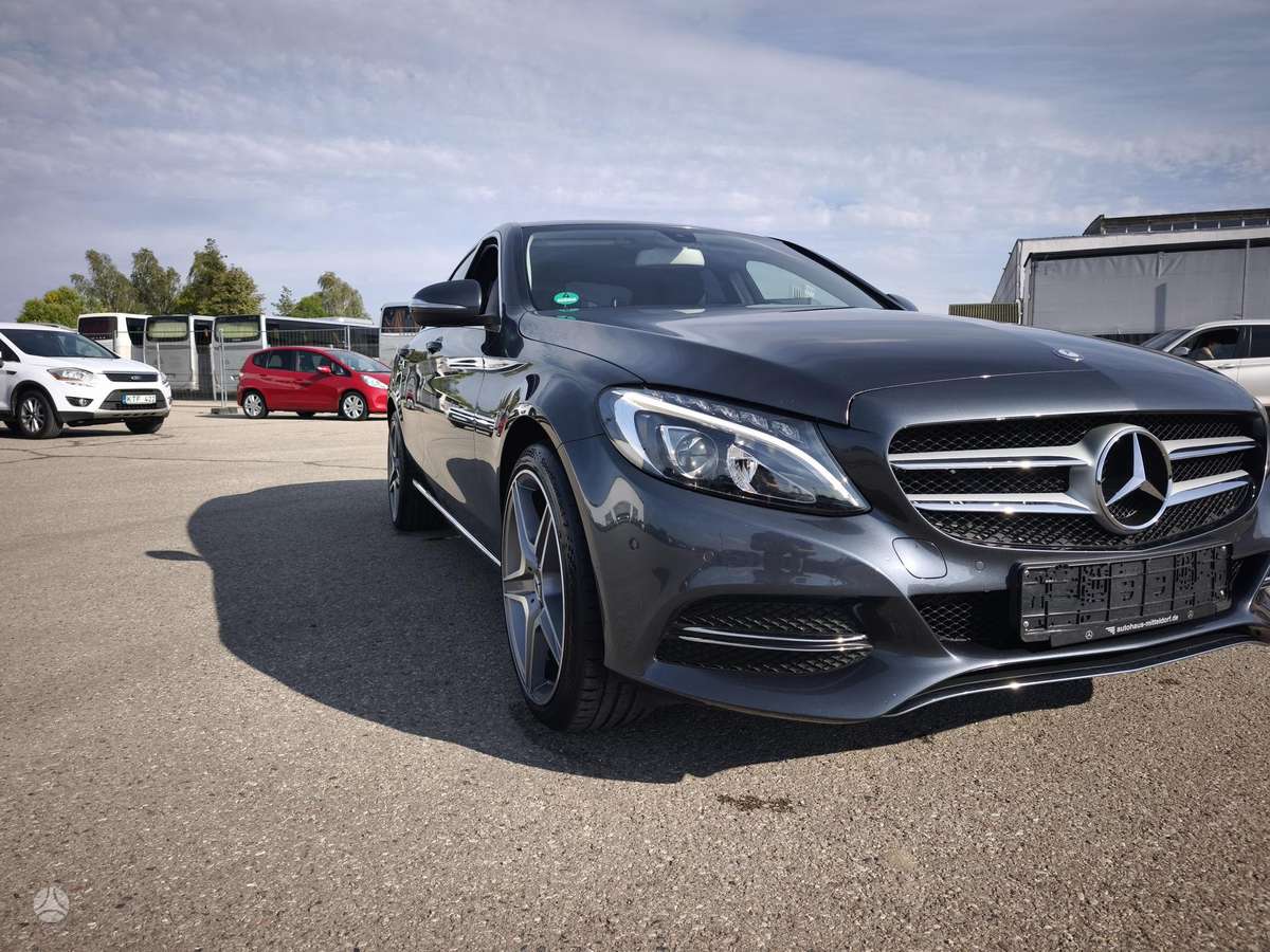 Mercedes-Benz C200 - 10