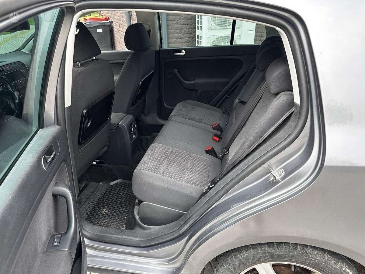 Volkswagen Golf Plus - 9