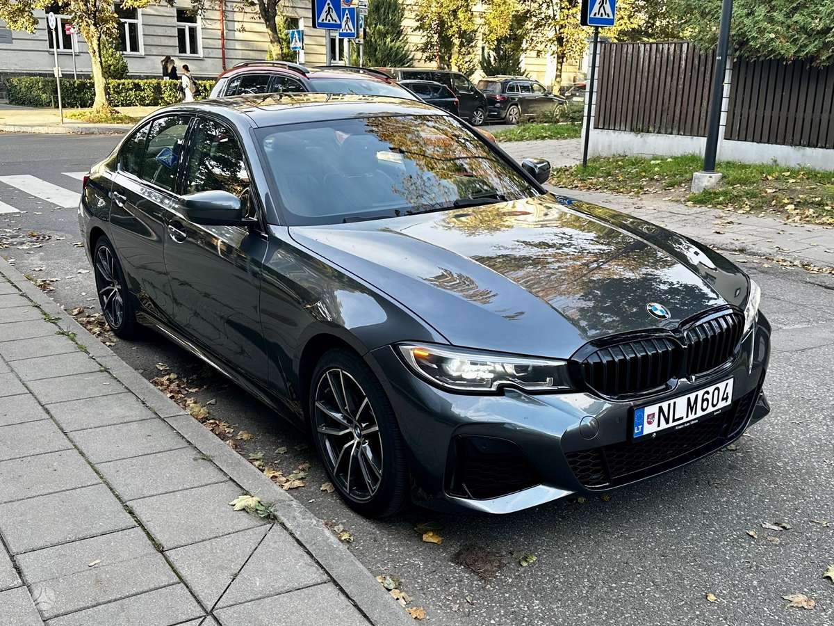 BMW 330, 2.0 l., Седан