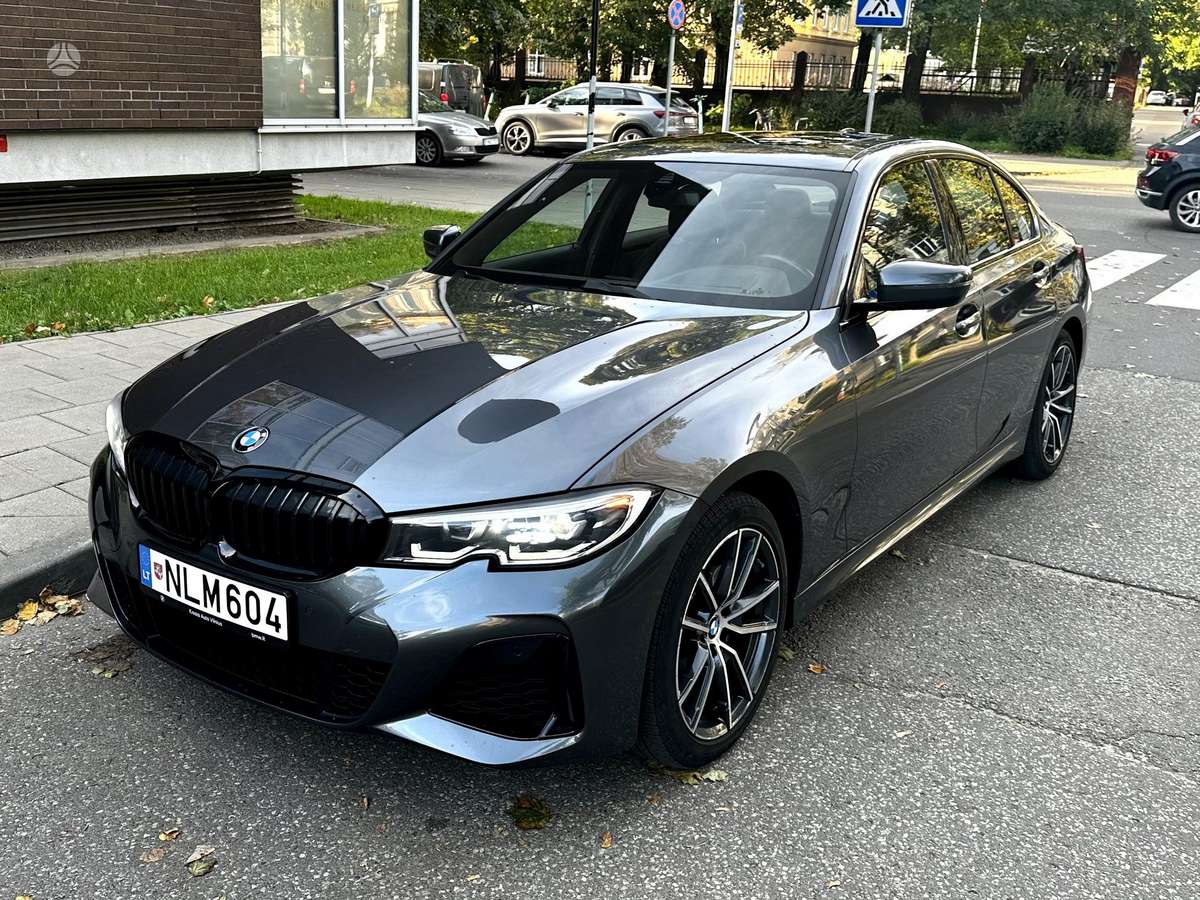 BMW 330, 2.0 l., Седан
