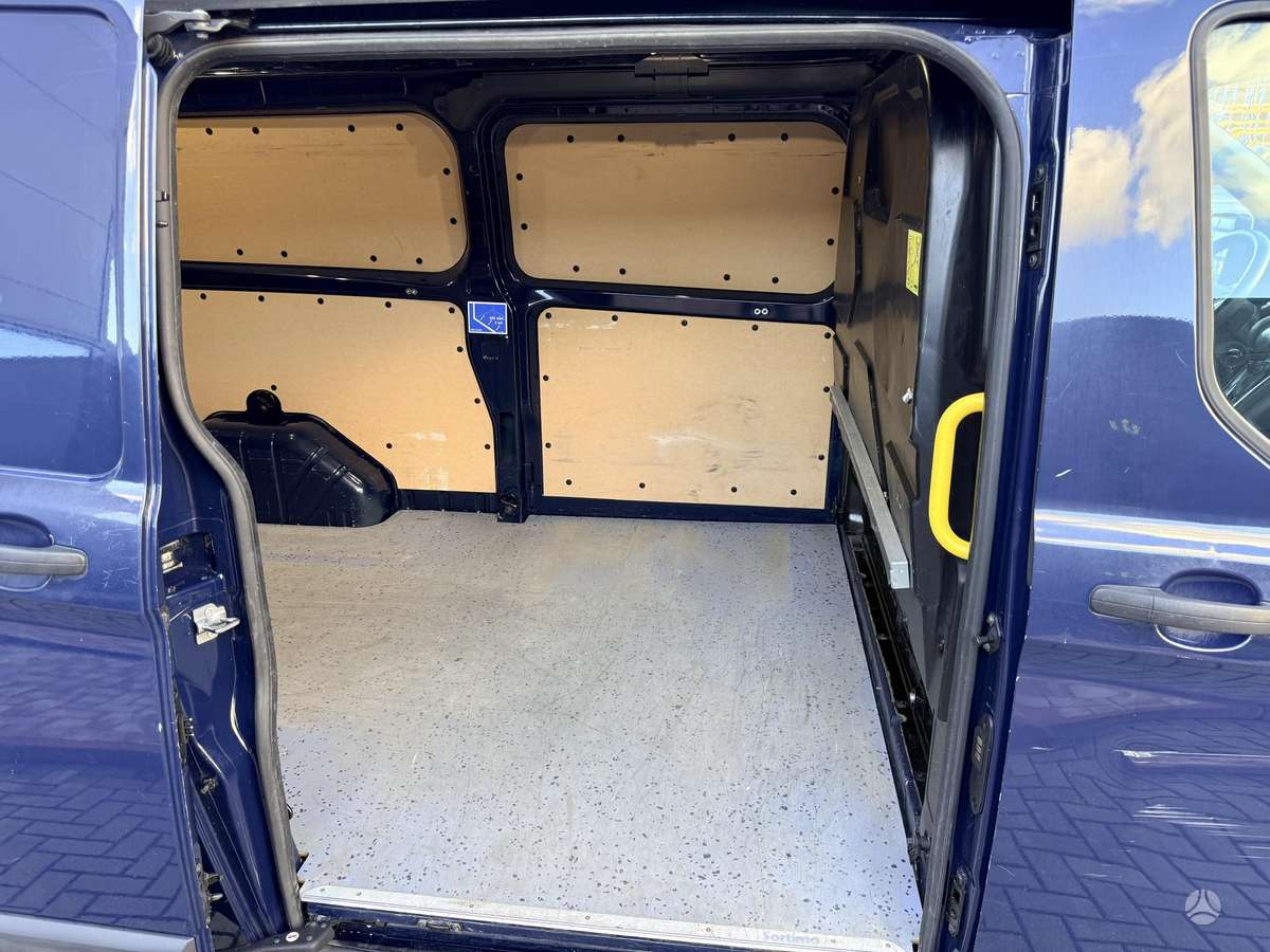 Ford Transit Custom - 9