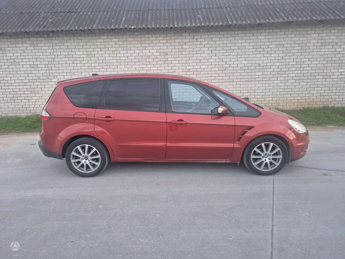 Ford S-MAX - 1