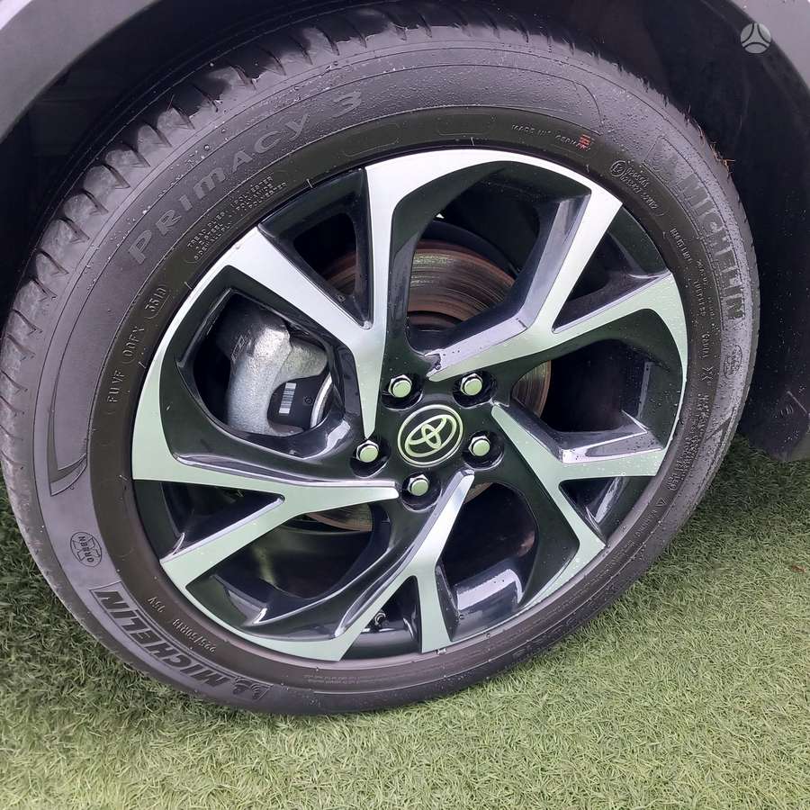Toyota C-HR - 9