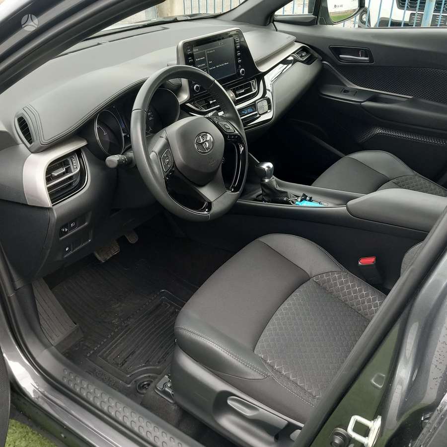 Toyota C-HR - 10