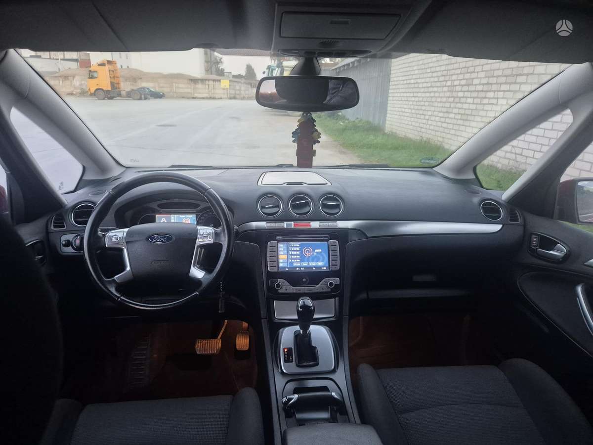 Ford S-MAX - 9