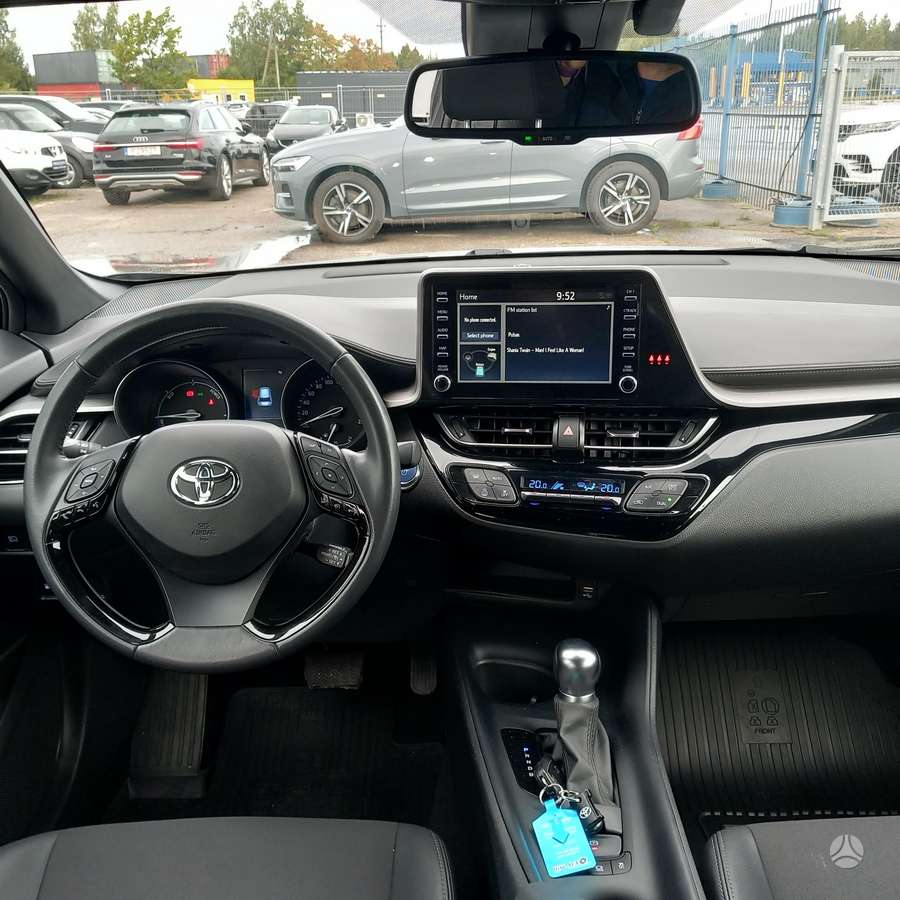 Toyota C-HR - 12