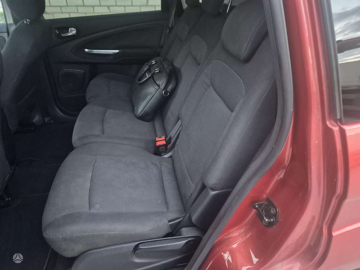 Ford S-MAX - 10