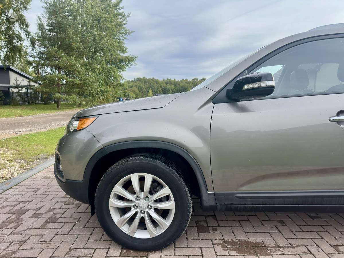 KIA Sorento - 4