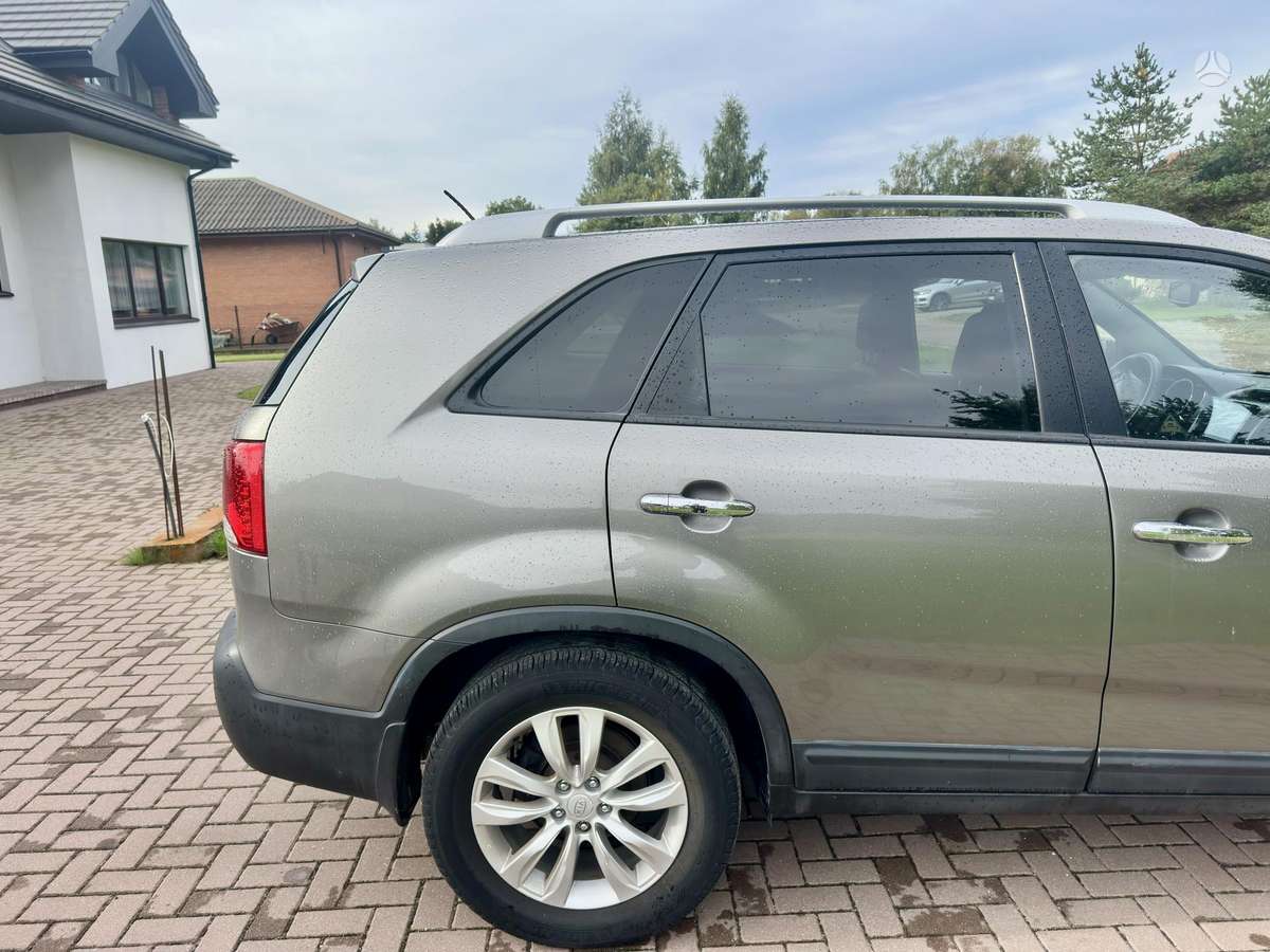 KIA Sorento - 9