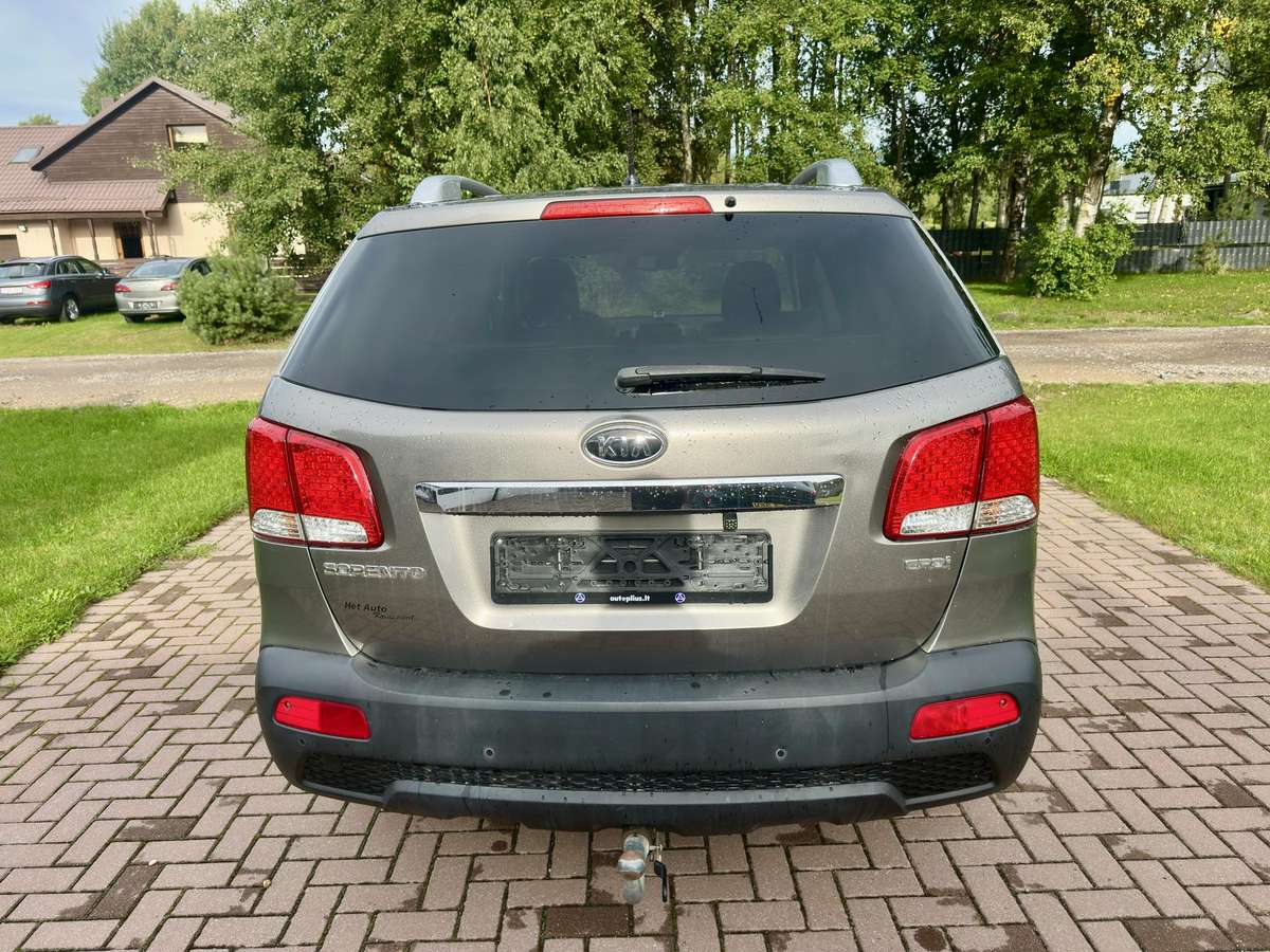 KIA Sorento - 10