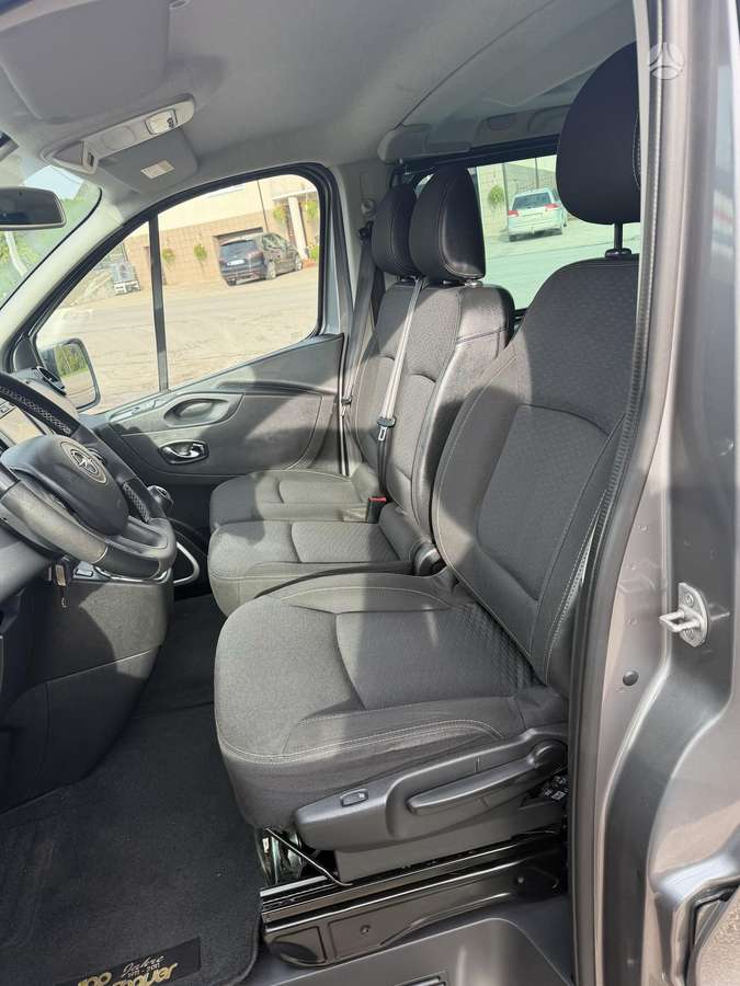 Opel Vivaro - 10