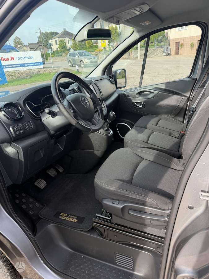 Opel Vivaro - 11