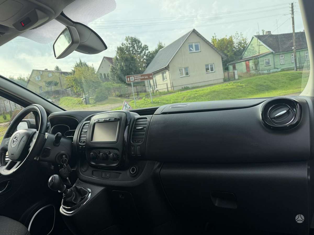 Opel Vivaro - 12