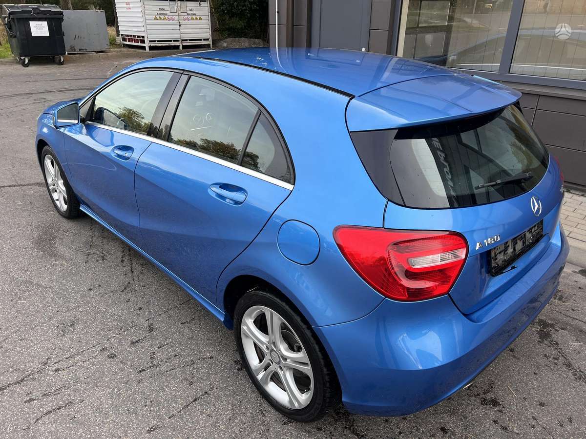 Mercedes-Benz A180 - 11