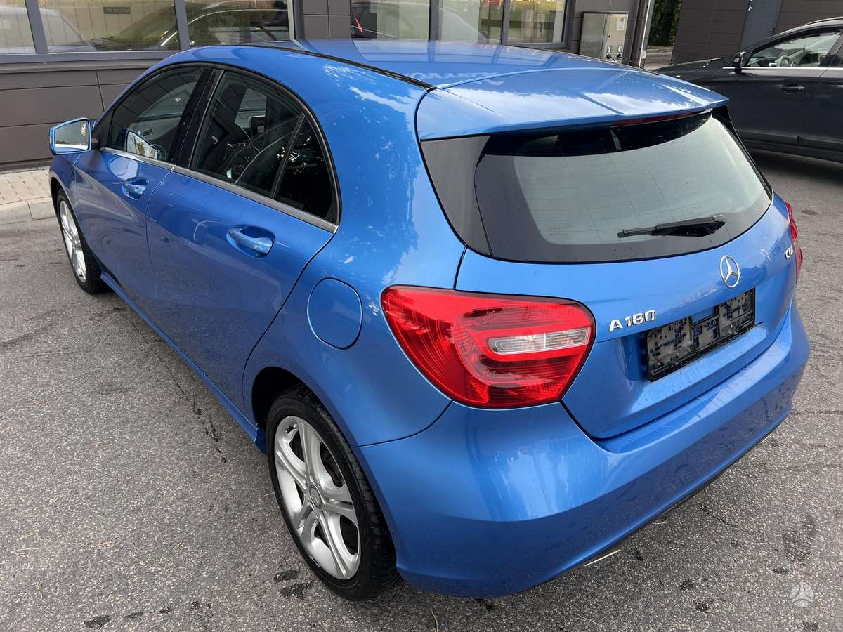 Mercedes-Benz A180 - 12