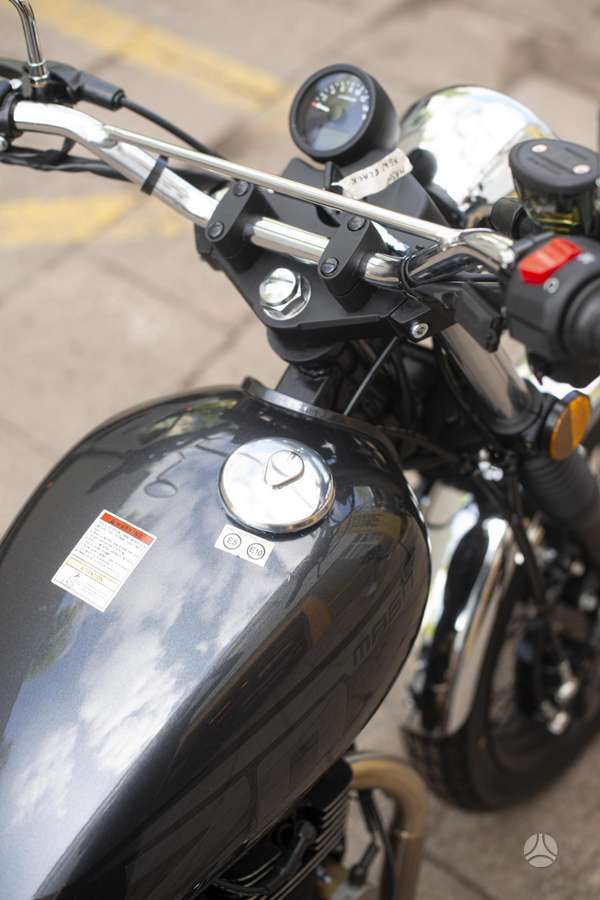 Mash Seventy 125cc, street / classic