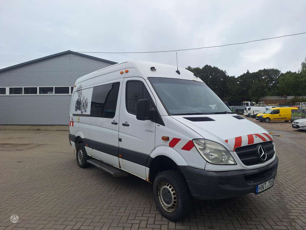 Mercedes-Benz Sprinter - 2