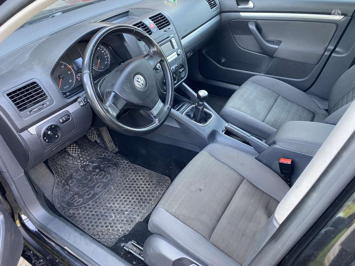 Volkswagen Golf - 9