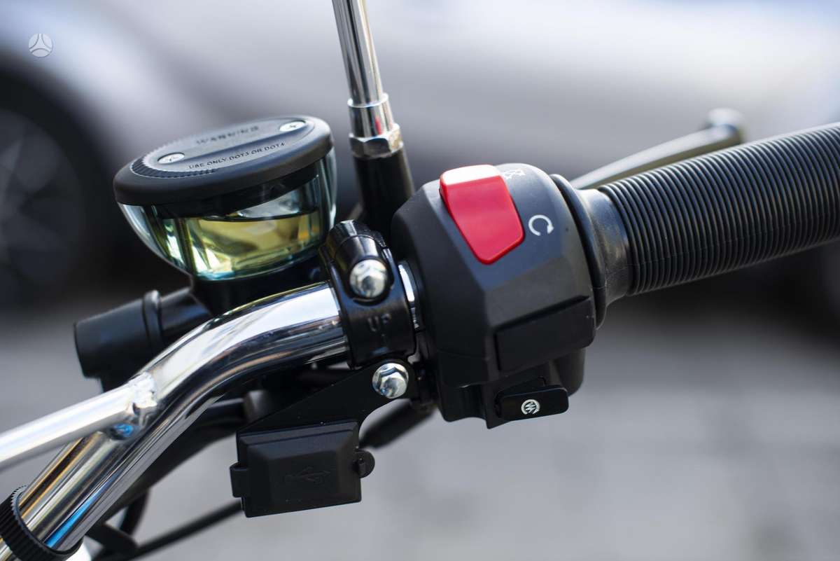 Mash Seventy 125cc, street / classic