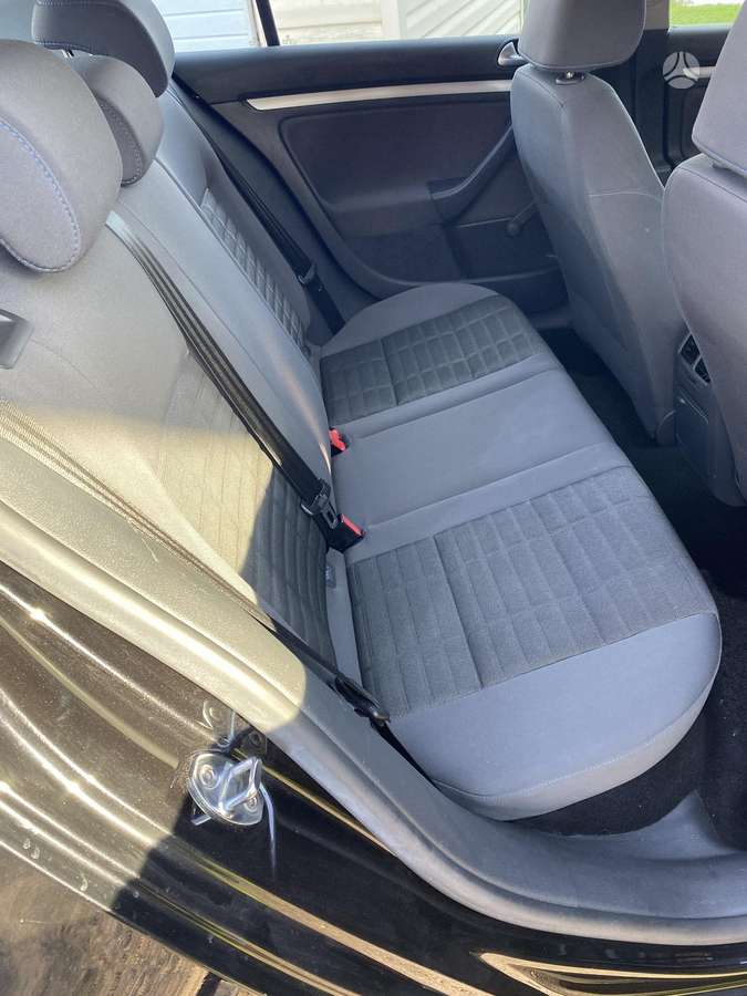 Volkswagen Golf - 11