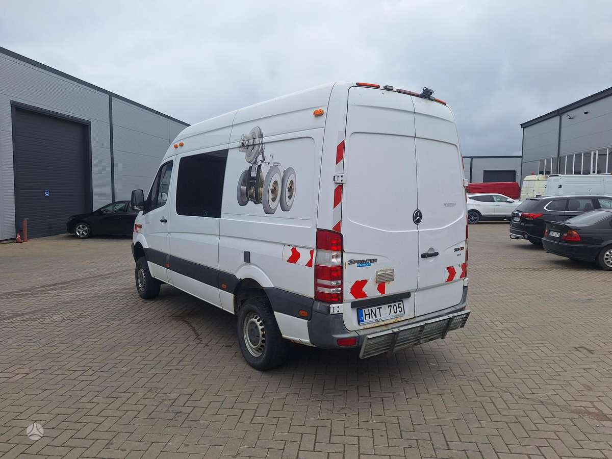 Mercedes-Benz Sprinter - 4
