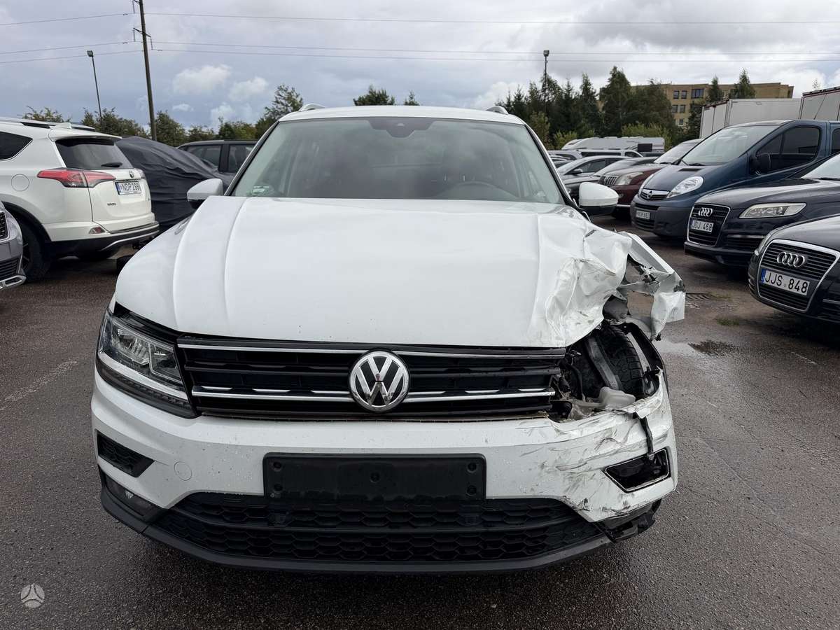 Volkswagen Tiguan - 5