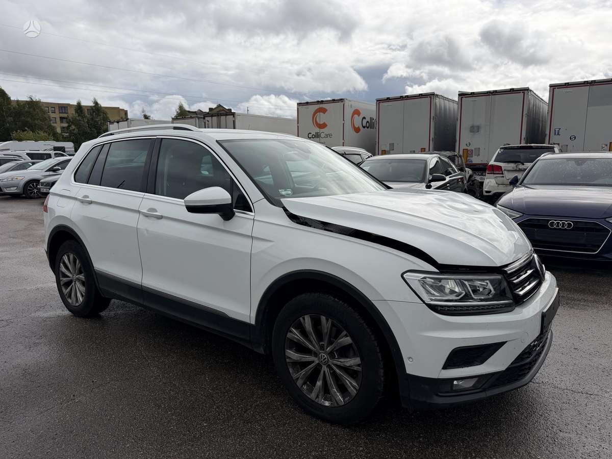 Volkswagen Tiguan - 1
