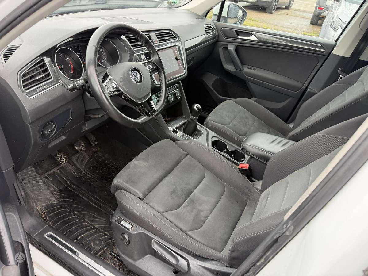 Volkswagen Tiguan - 9