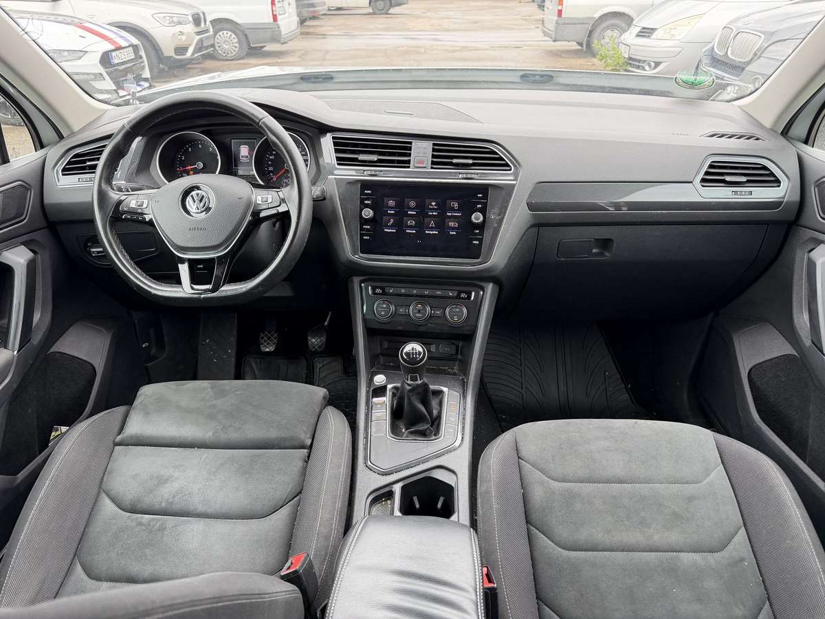 Volkswagen Tiguan - 11