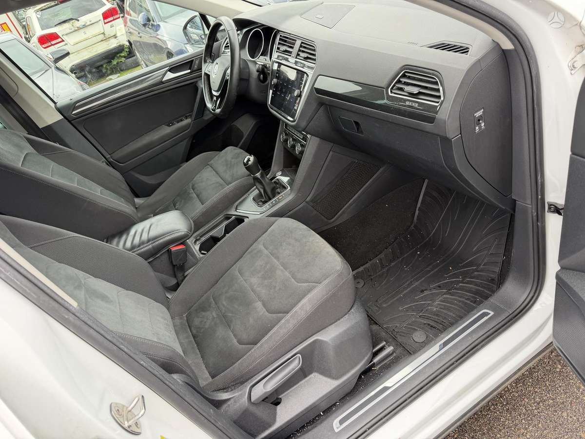 Volkswagen Tiguan - 10