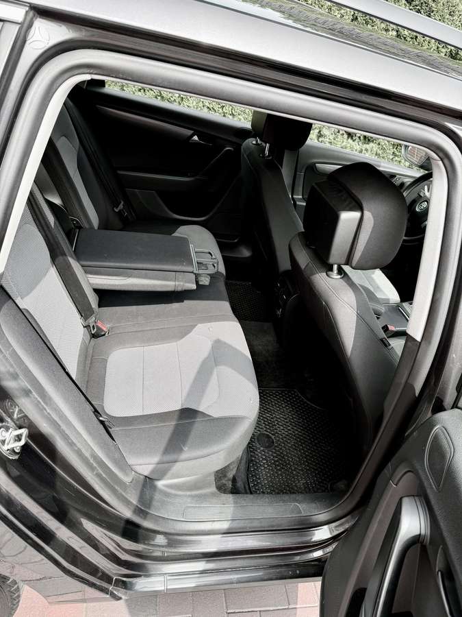 Volkswagen Passat - 8